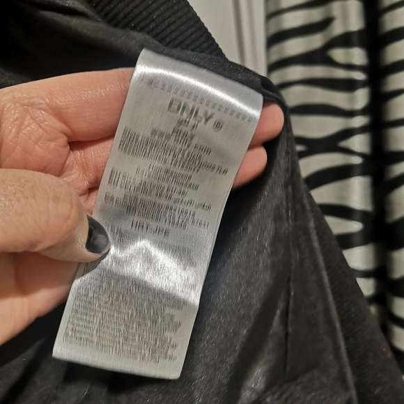 Blazer - Picture 6 of 6